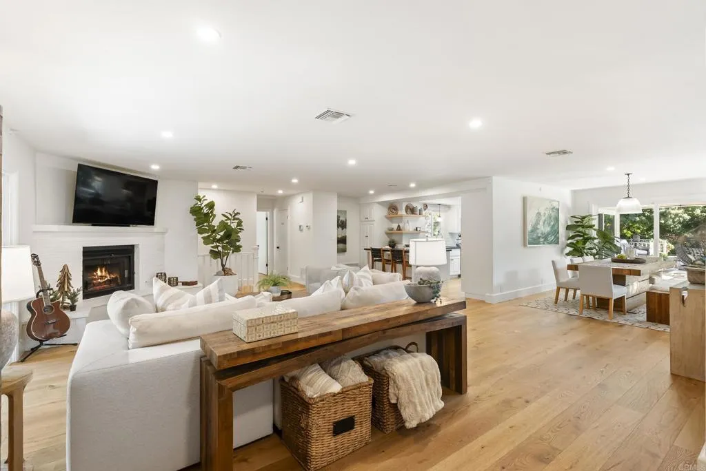 https://cdn.realtyfeed.com/cdn/127/306585532/fd73208b67495b6321201baa7e22e4c7.webp