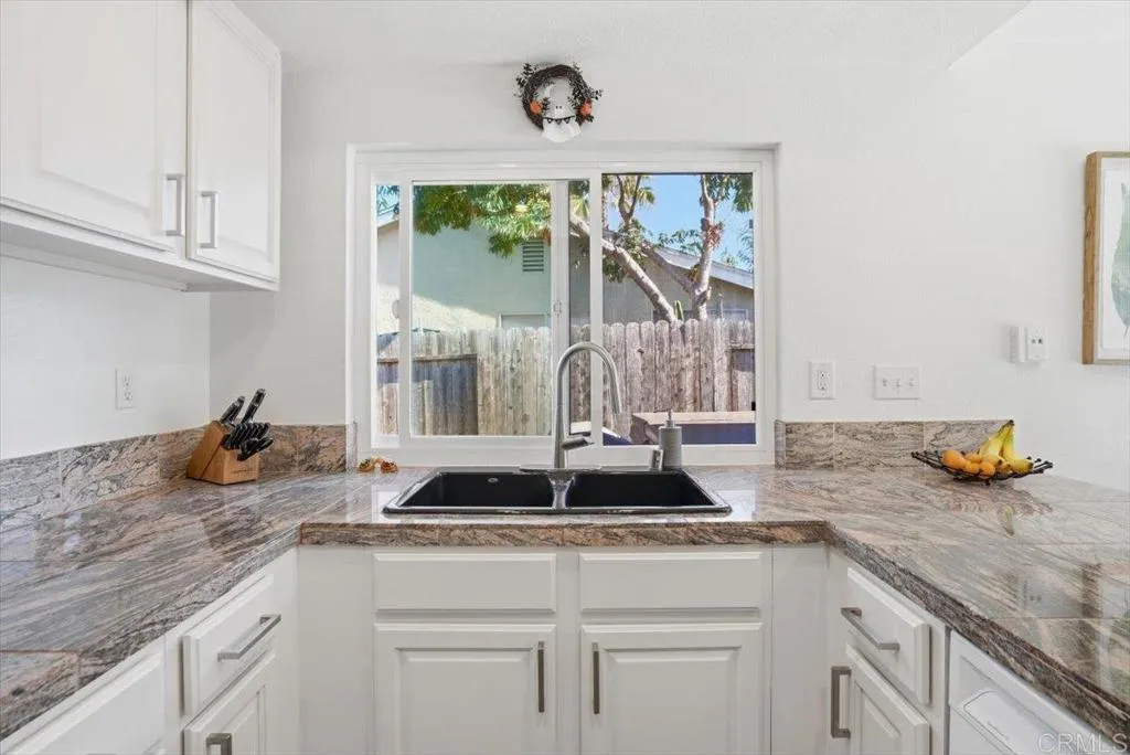 https://cdn.realtyfeed.com/cdn/127/306585590/4643ad0bbc73ae1b6998951282375420.webp
