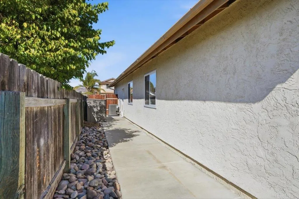 https://cdn.realtyfeed.com/cdn/127/306585590/755cb2537f827a21fec6642974d7ab75.webp