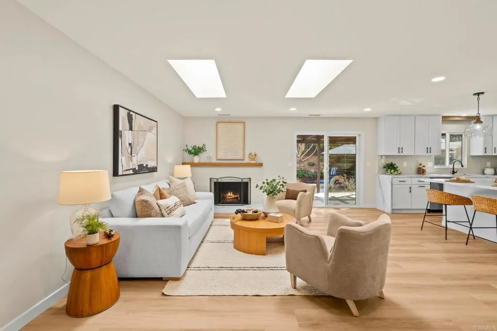 https://cdn.realtyfeed.com/cdn/127/306585704/11c0ceaf06f6d4d5930f335a917826f1.webp