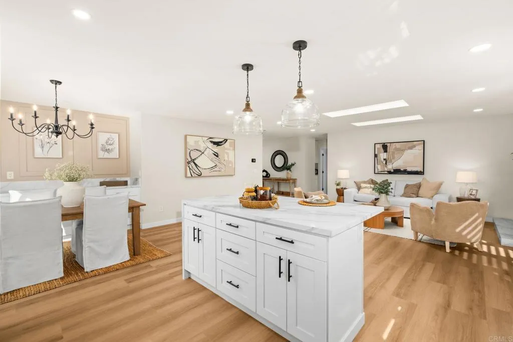 https://cdn.realtyfeed.com/cdn/127/306585704/21787afaf280c7f04b190883e000e070.webp