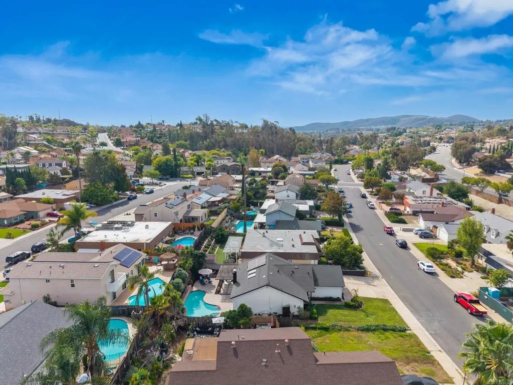 https://cdn.realtyfeed.com/cdn/127/306585704/2acd34d5e02a4dd618f0940af3e3b34c.webp