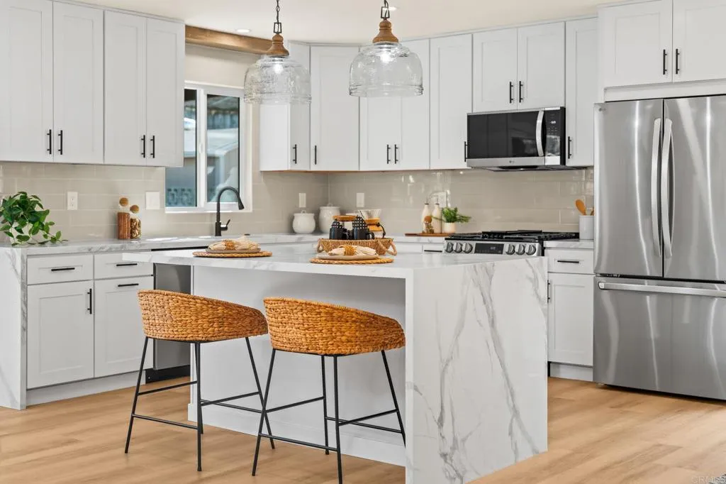 https://cdn.realtyfeed.com/cdn/127/306585704/798dd8f48f276c211ed3f2a722c972c0.webp