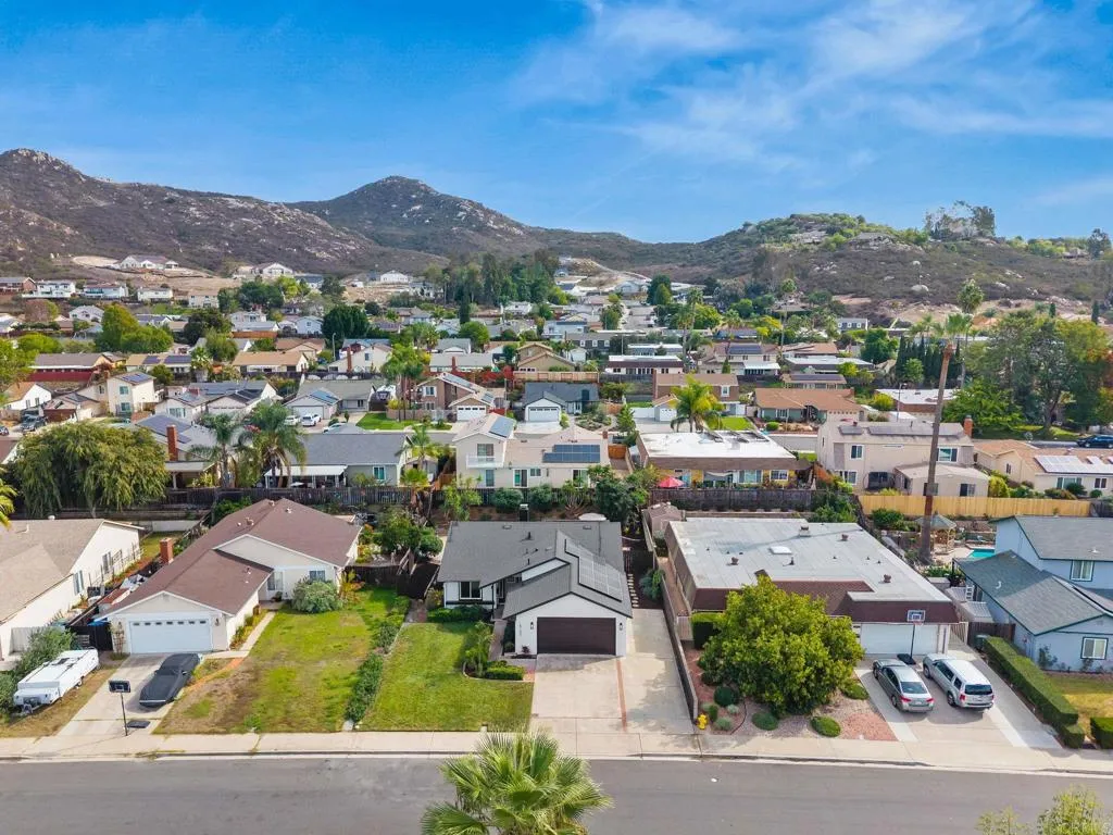 https://cdn.realtyfeed.com/cdn/127/306585704/f14b748728eedbdbe9b7ca7d454fa40d.webp