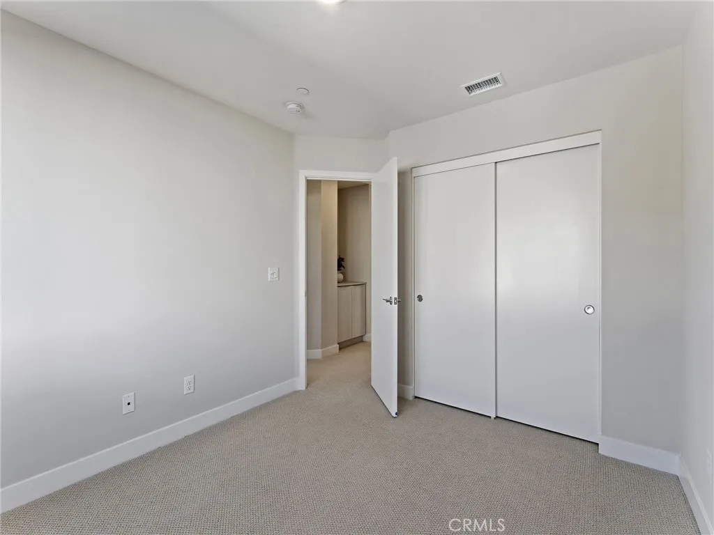 https://cdn.realtyfeed.com/cdn/127/306585709/32d99ce2be1683224ff1eee8bc6d9048.webp