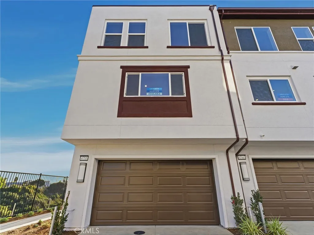 https://cdn.realtyfeed.com/cdn/127/306585709/4381eefd0ba35e4331c9895a837b0482.webp