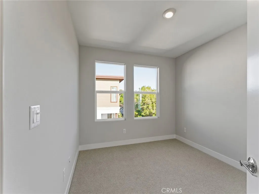 https://cdn.realtyfeed.com/cdn/127/306585709/6f5d021a38a14a54f1d9c6543b68f432.webp