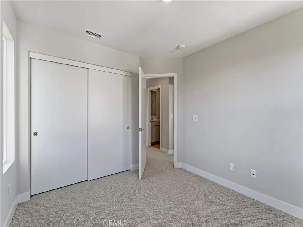 https://cdn.realtyfeed.com/cdn/127/306585709/99b022a9e2b22ef363b927f84bc61592.webp