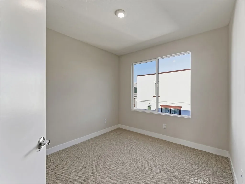 https://cdn.realtyfeed.com/cdn/127/306585709/9e04029128787fe8b3a23cba4da5dae3.webp