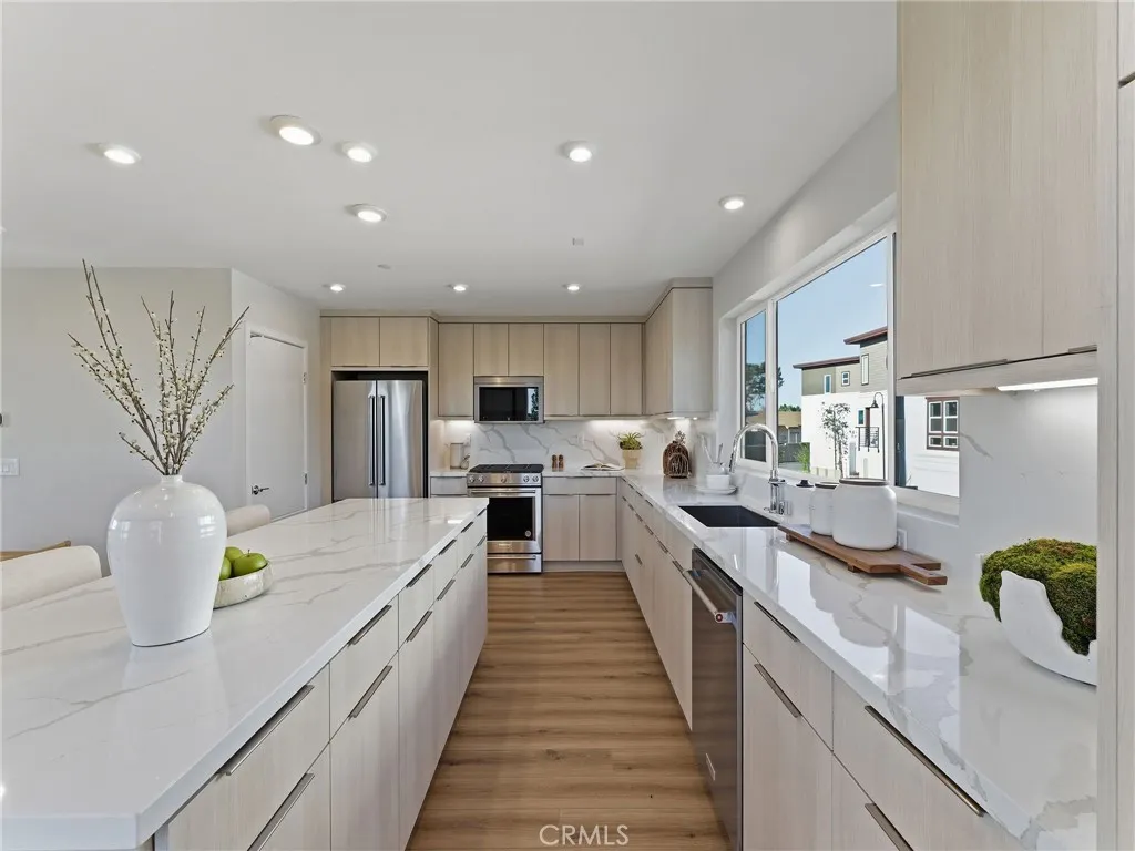 https://cdn.realtyfeed.com/cdn/127/306585709/e8a0769ef841a231dde483d29064224d.webp