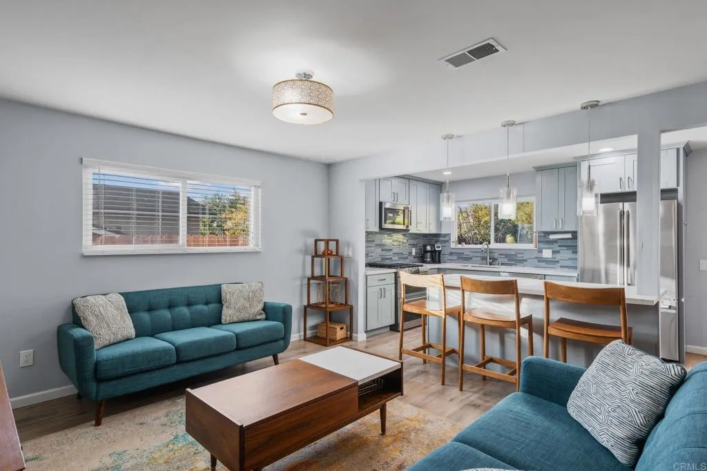 https://cdn.realtyfeed.com/cdn/127/306585771/29a51d9542693f20651075689cb9fd9a.webp