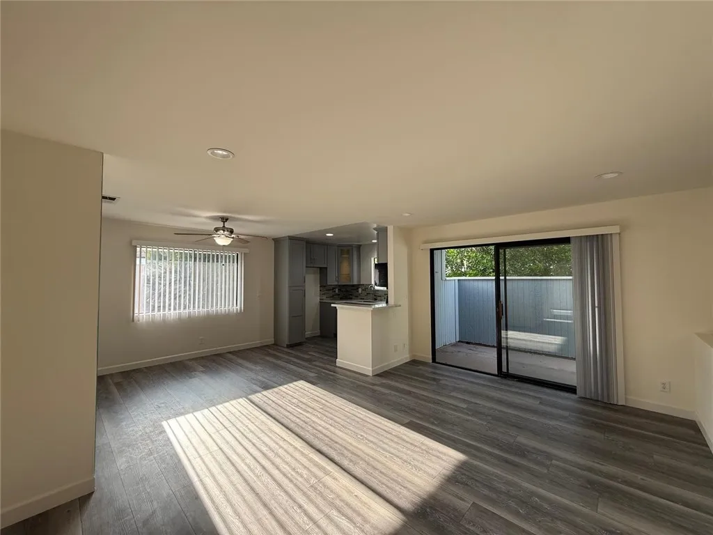 Sylmar, CA 91342