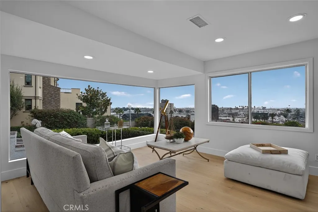 Newport Beach, CA 92663