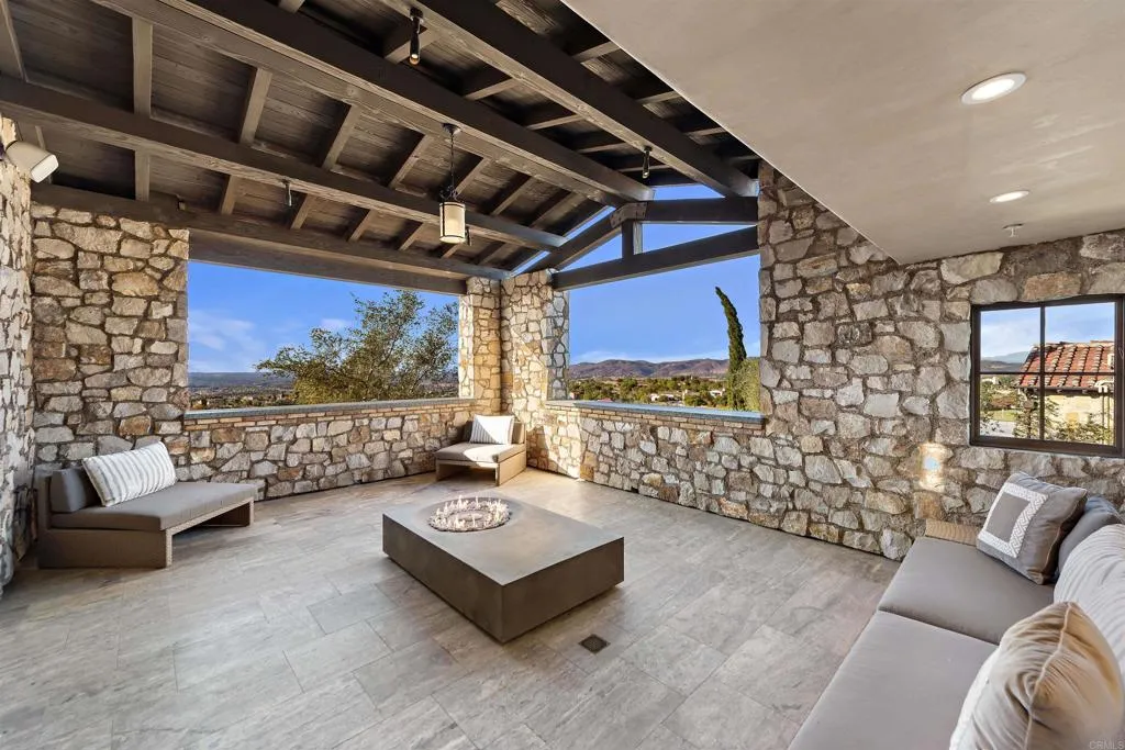 https://cdn.realtyfeed.com/cdn/127/306585996/3b2dd9ddd8e5d71059aa01419bcdbe4a.webp