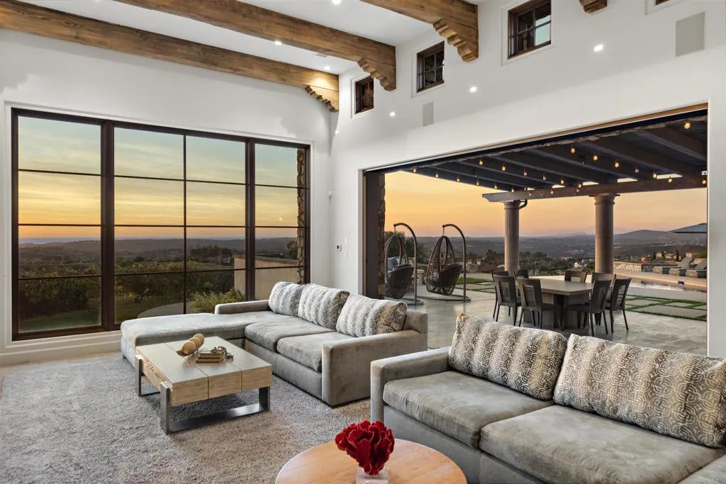 https://cdn.realtyfeed.com/cdn/127/306585996/4ba7e5ac0464444087490822be7fbd37.webp