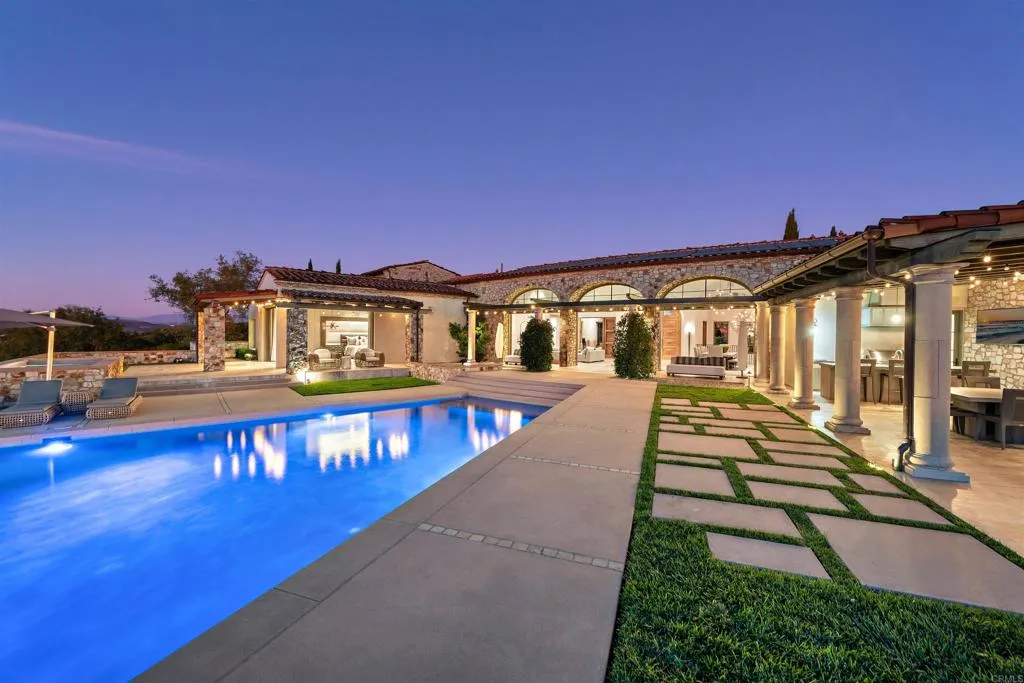 https://cdn.realtyfeed.com/cdn/127/306585996/5134617ae3f4bd0dca68ba7ef37320f6.webp