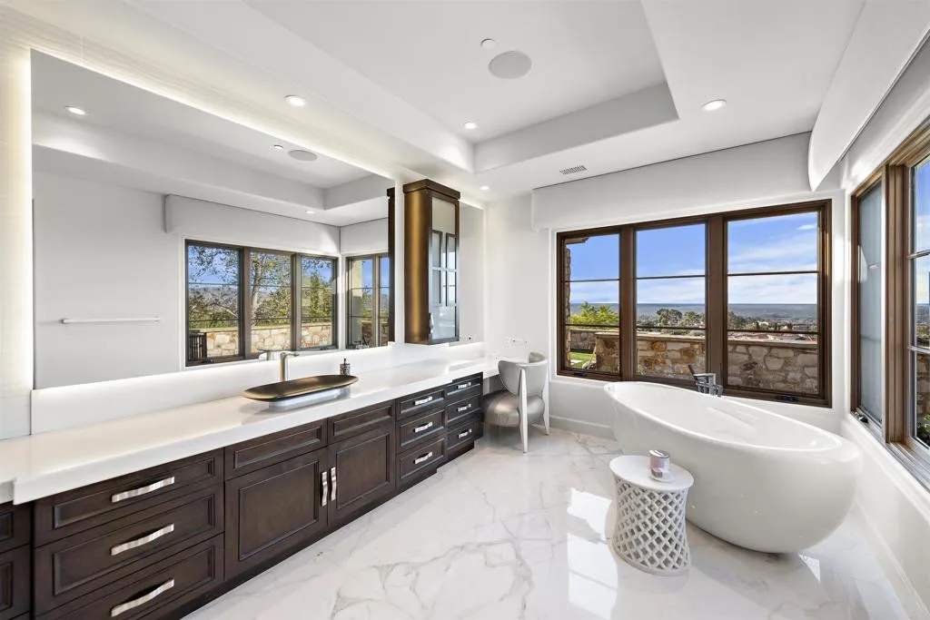 https://cdn.realtyfeed.com/cdn/127/306585996/7a800eaa721894caab20f4bd35948b5c.webp