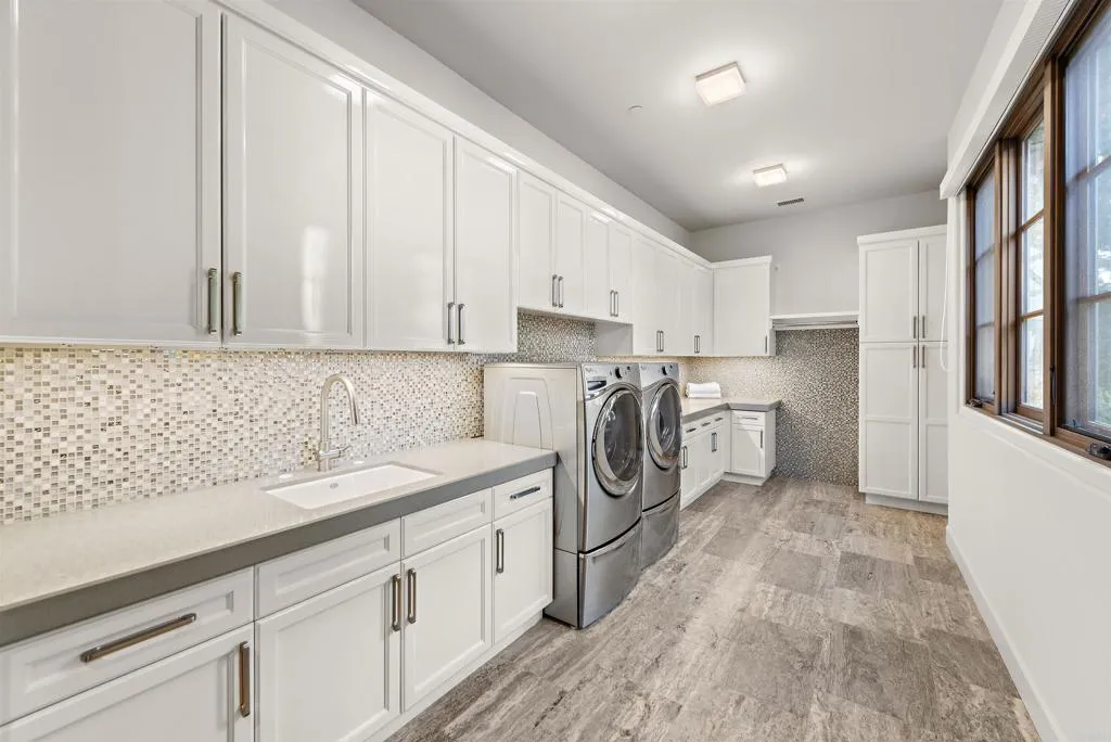 https://cdn.realtyfeed.com/cdn/127/306585996/8100037c722a77986d7767b4321e4c4b.webp