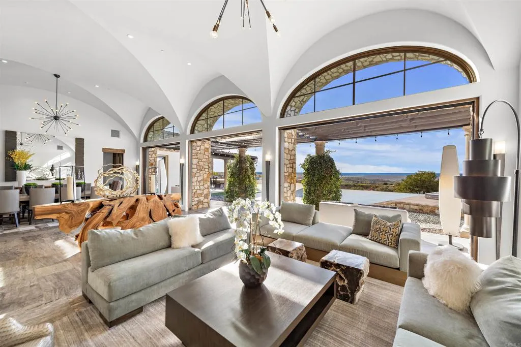 https://cdn.realtyfeed.com/cdn/127/306585996/c4441a4334f1af2a96254cac848ab6a1.webp