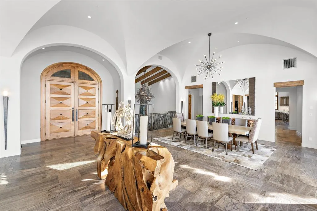 https://cdn.realtyfeed.com/cdn/127/306585996/ccea7d0eda6c4769e9de7d2ca9e95c21.webp