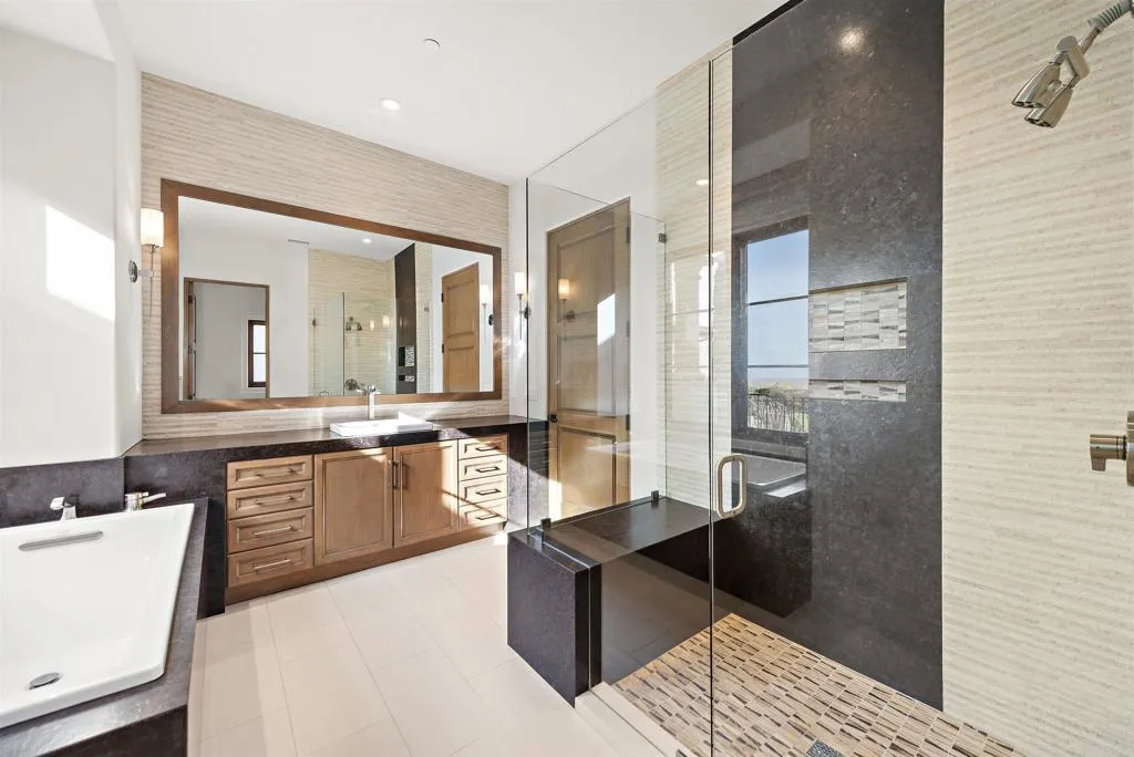 https://cdn.realtyfeed.com/cdn/127/306585996/f4bd838eb6d72a201884fcedb0877bcc.webp