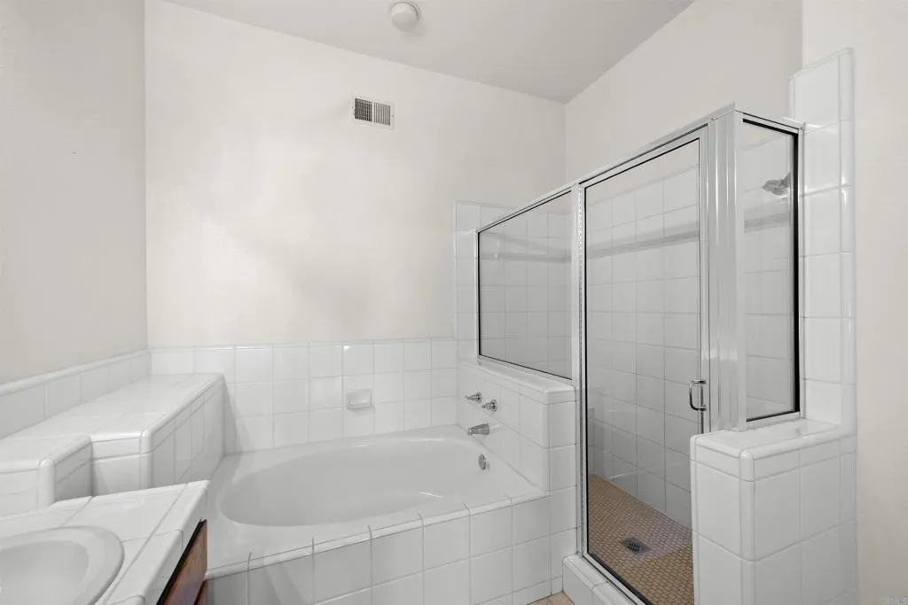https://cdn.realtyfeed.com/cdn/127/306586033/3833eac37e99d07333708d0611b12fd3.webp