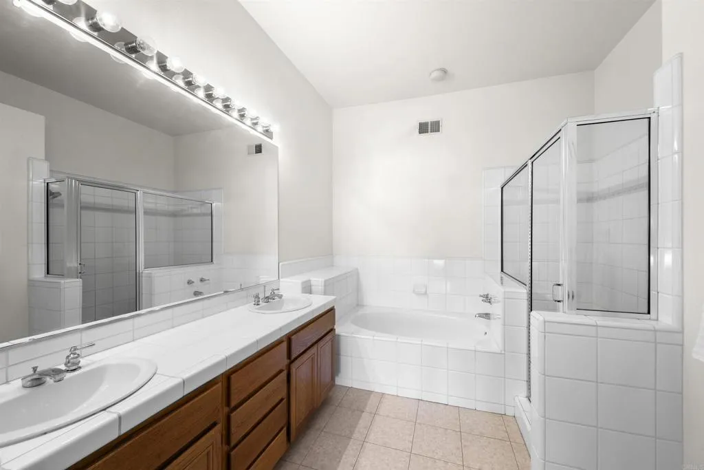 https://cdn.realtyfeed.com/cdn/127/306586033/3e6ca5566afeb10a3cf2654659c11d86.webp