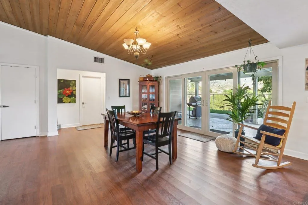 https://cdn.realtyfeed.com/cdn/127/306586040/02af71887a0761c8522561167591d630.webp