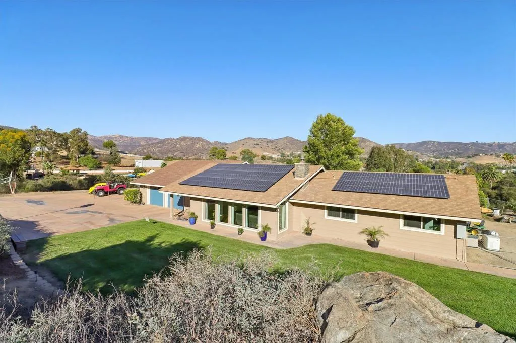 https://cdn.realtyfeed.com/cdn/127/306586040/44d461fdee522d5e70271e50ffaa85c7.webp