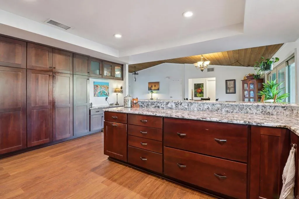https://cdn.realtyfeed.com/cdn/127/306586040/891e055c921ac85e30c53b59abaa6735.webp