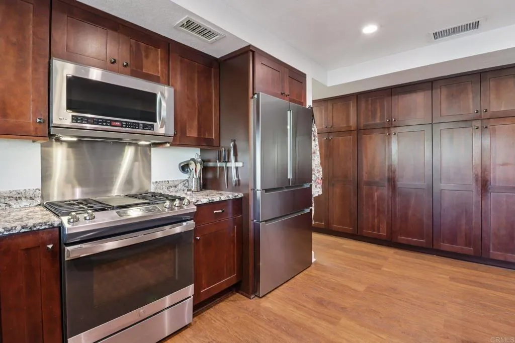https://cdn.realtyfeed.com/cdn/127/306586040/d087eb7cea4d7b66be5f9184d8f2d673.webp