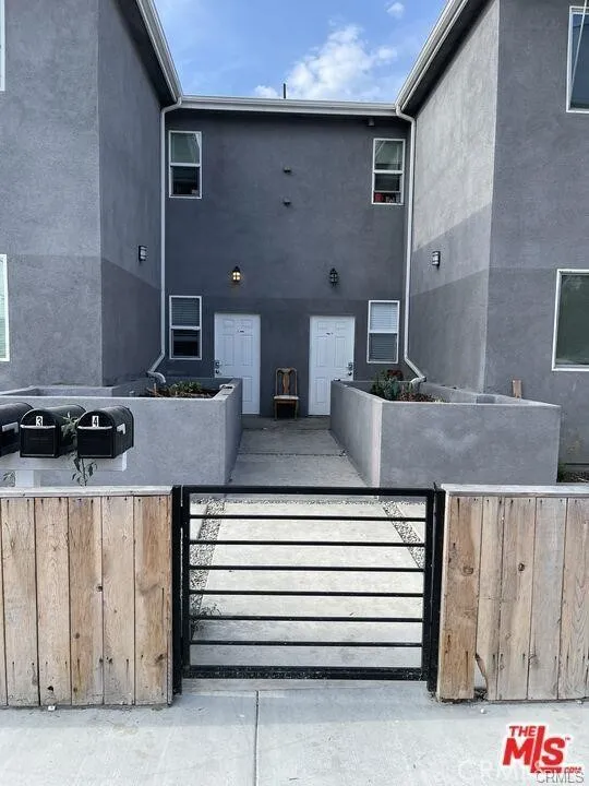 437 N Fries Avenue Unit 1, Wilmington, CA 90744 - Photo 4 of 14, Wilmington, CA