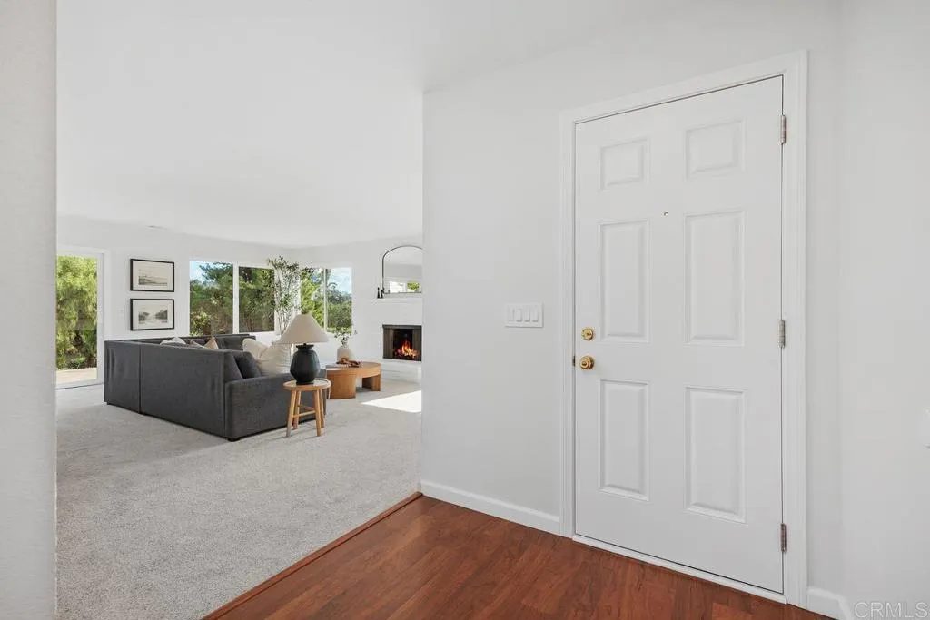https://cdn.realtyfeed.com/cdn/127/306586081/40ee2651d5c33ffb43c51be40ec44af5.webp