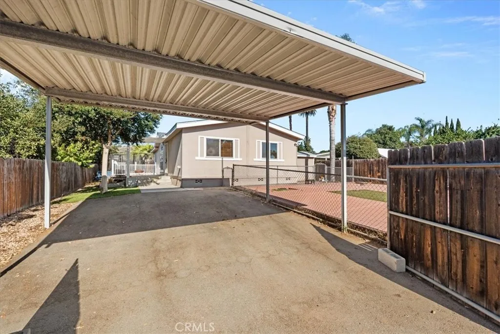 https://cdn.realtyfeed.com/cdn/127/306586109/ed724f11ba8bfe426823ac69508e3207.webp