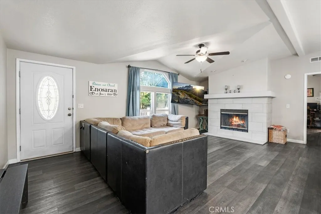 https://cdn.realtyfeed.com/cdn/127/306586109/f903787de76b29916c2b0c9942dda948.webp