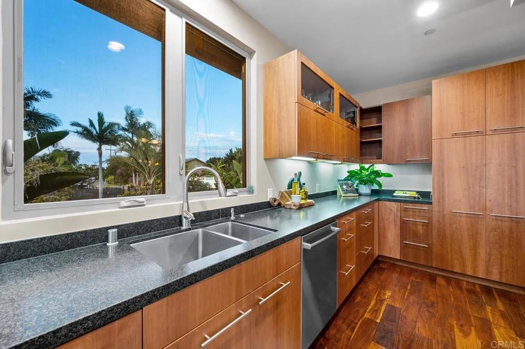 https://cdn.realtyfeed.com/cdn/127/306586313/0dff42d6b873e64625fe2f9e2d1092e4.webp