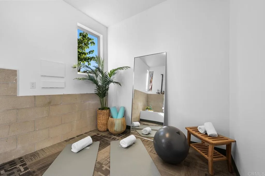 https://cdn.realtyfeed.com/cdn/127/306586313/b4cebc05f7492890cf2d89e03babcbb9.webp