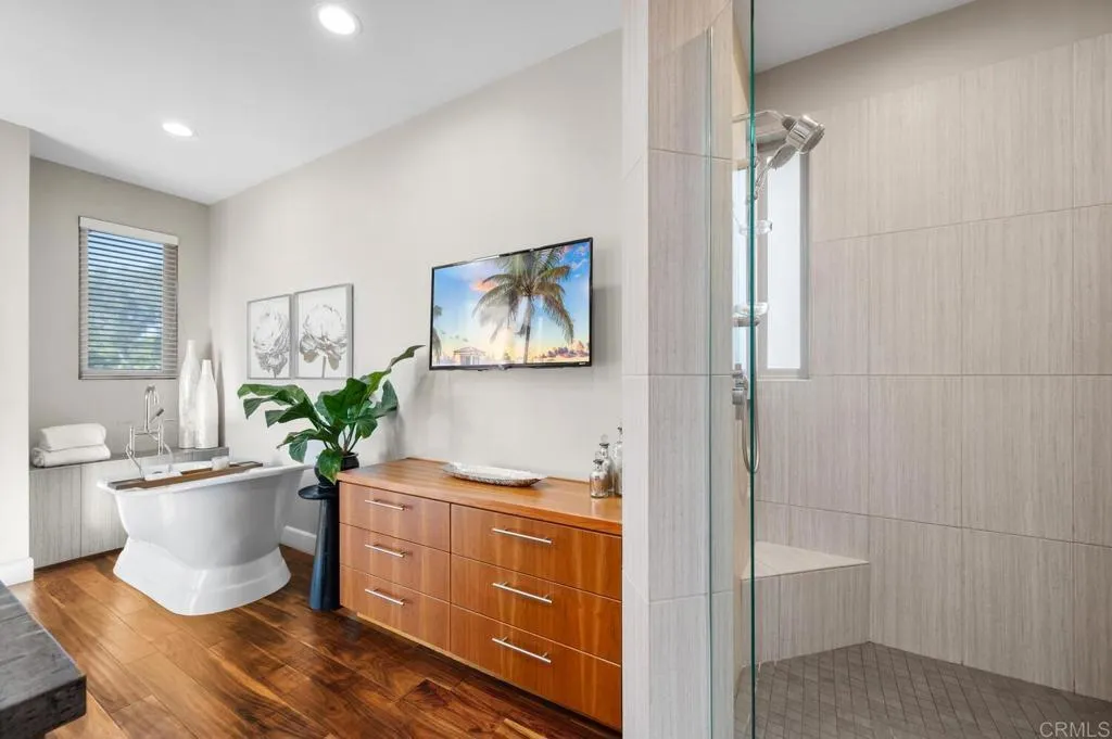 https://cdn.realtyfeed.com/cdn/127/306586313/d8c76aa4456933477aec4c8a22c5ff5d.webp