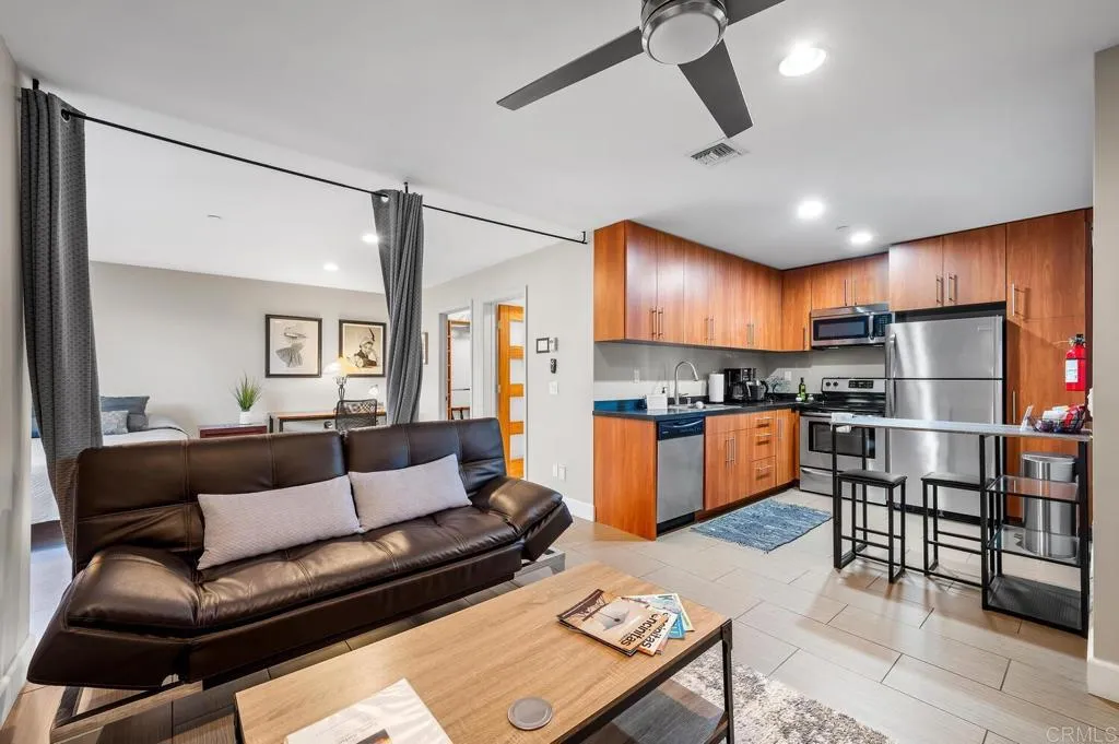 https://cdn.realtyfeed.com/cdn/127/306586313/df7fe2544aa0fdf3c571b6a9c4c0df26.webp