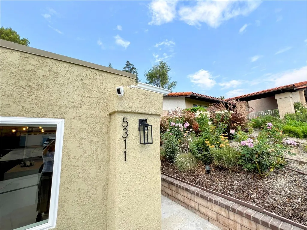 Woodland Hills, CA 91367