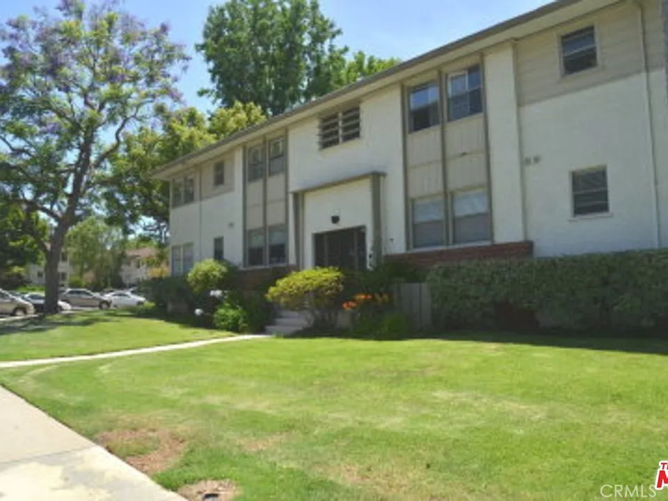 Los Angeles, CA 90016