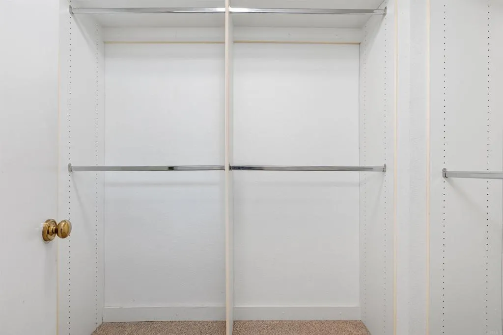 https://cdn.realtyfeed.com/cdn/127/306586338/843f1df045372480609ec4904b125e27.webp