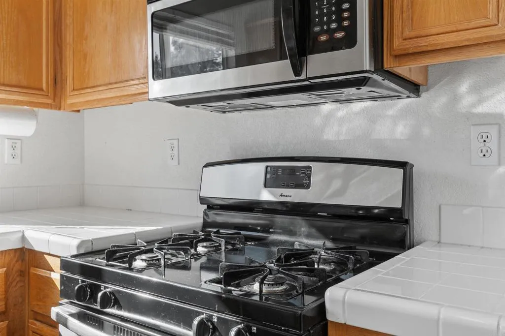 https://cdn.realtyfeed.com/cdn/127/306586338/927b107c8952af32407b05cc72749532.webp