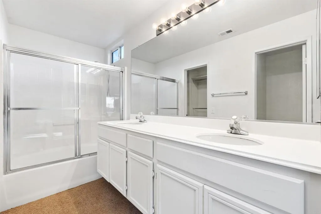 https://cdn.realtyfeed.com/cdn/127/306586338/d4af2370aa76fd154a129836863b4571.webp