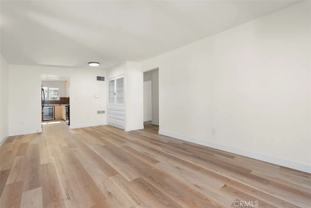 https://cdn.realtyfeed.com/cdn/127/306586381/94453acfc9bab1c883c62c583018c9ea.webp