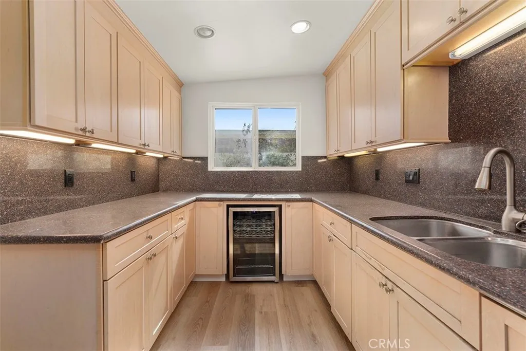 https://cdn.realtyfeed.com/cdn/127/306586381/c515b77479f21ae76e168d186ba834da.webp