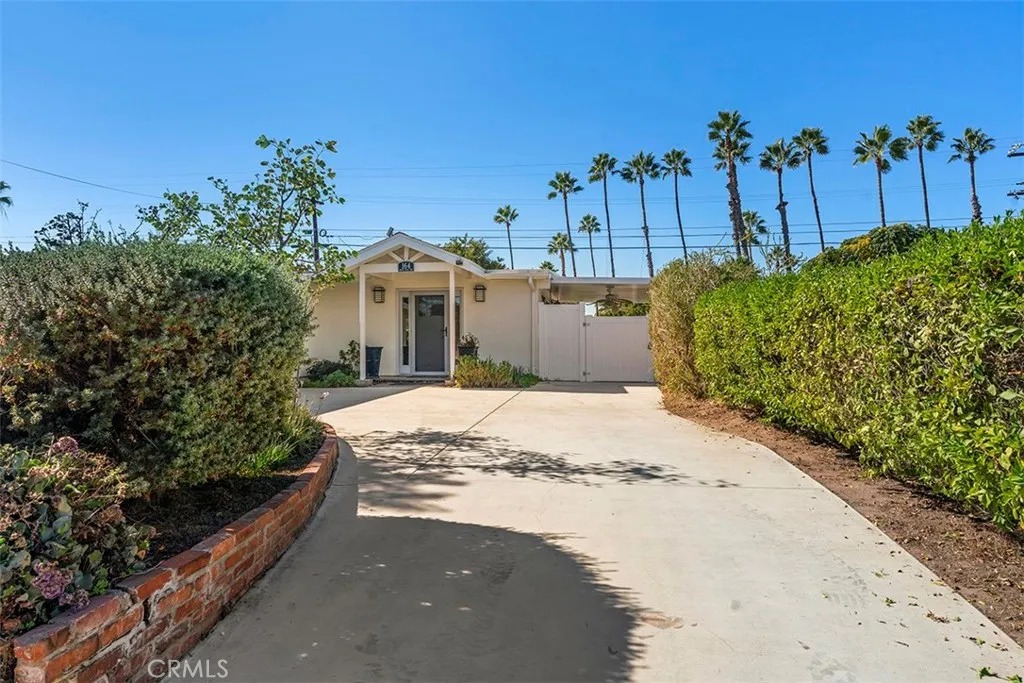 https://cdn.realtyfeed.com/cdn/127/306586381/c72f7fb5c5c0b8b02cc1f51421c81ba1.webp