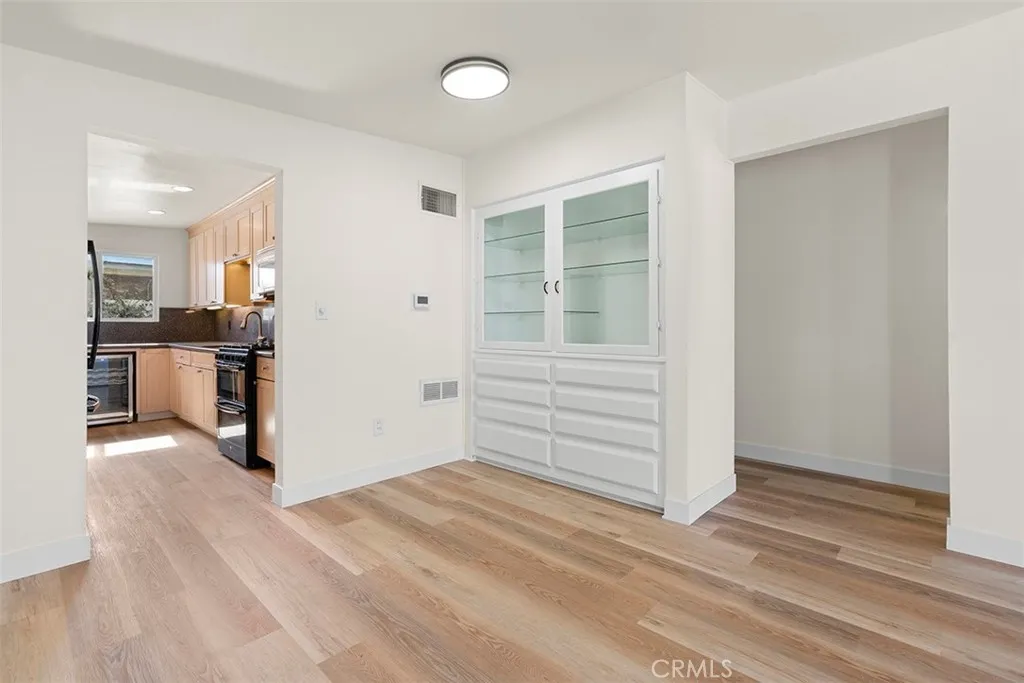 https://cdn.realtyfeed.com/cdn/127/306586381/d30e55968199573d445b426865e3bf93.webp