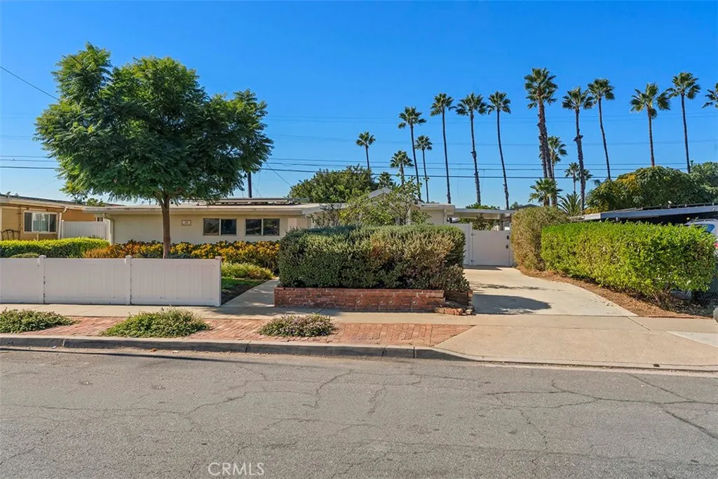 https://cdn.realtyfeed.com/cdn/127/306586381/e9395860e3b08667a0164c31dcd9b071.webp