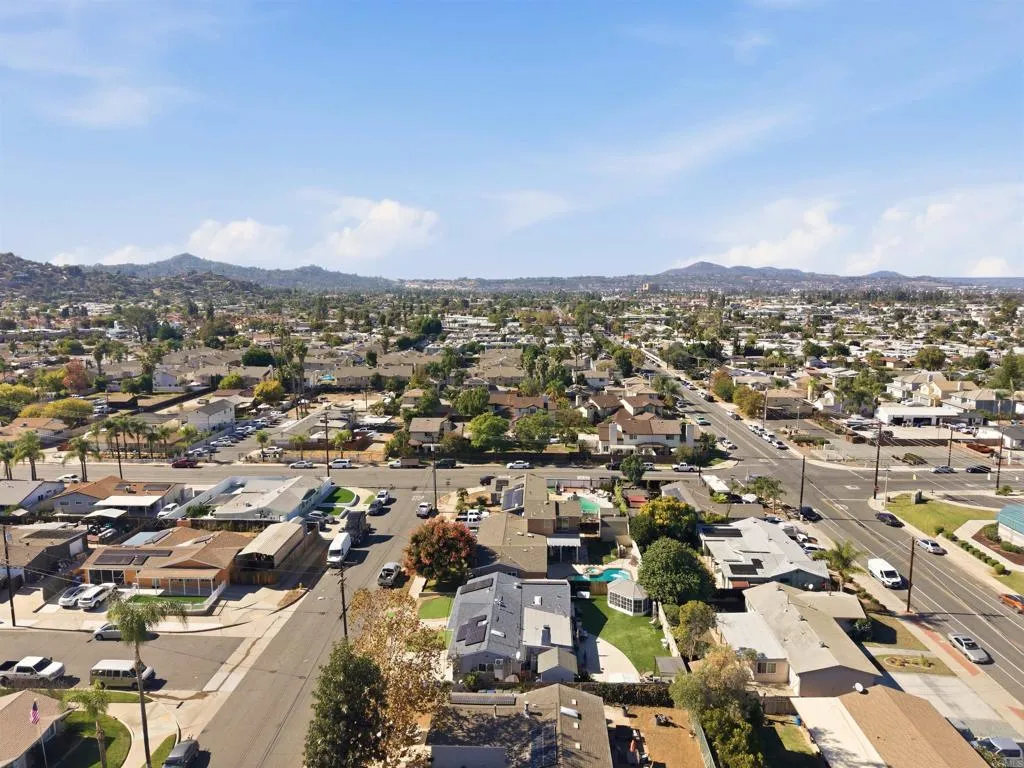 https://cdn.realtyfeed.com/cdn/127/306586395/063aaab7eda9b57d237ee87059c79539.webp